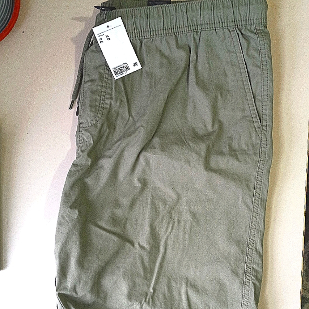 HM XL Olive Drawstring Casual Chino Shorts